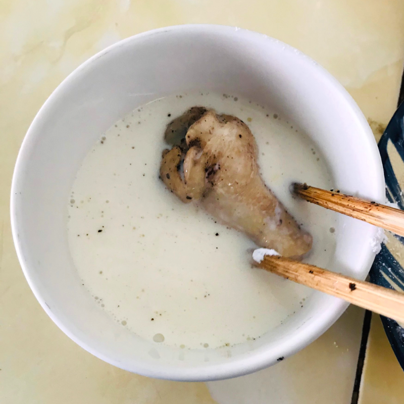 Bước 4 Chiên cánh gà Cánh gà chiên sốt chua ngọt