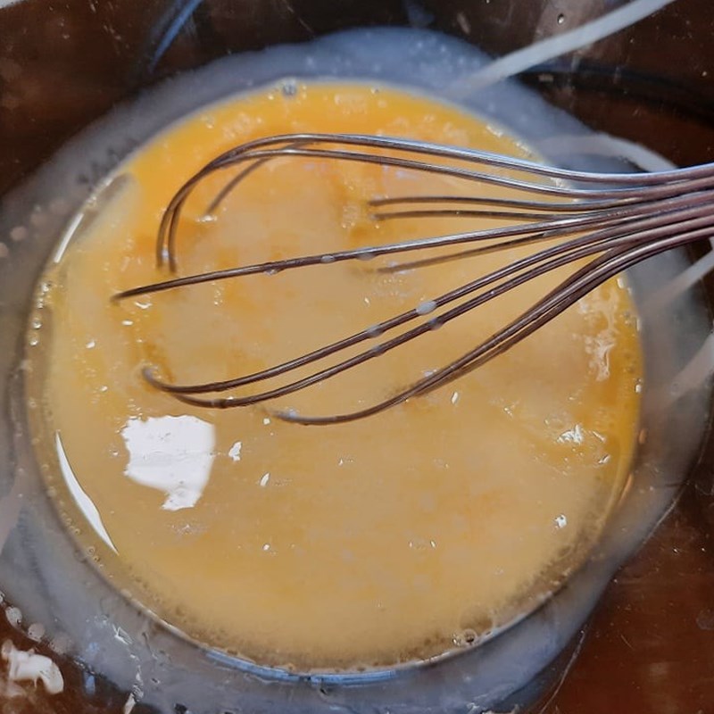 Bước 1 Chuẩn bị hỗn hợp bơ trứng Bánh bông lan bơ nho (công thức được chia sẻ từ người dùng)