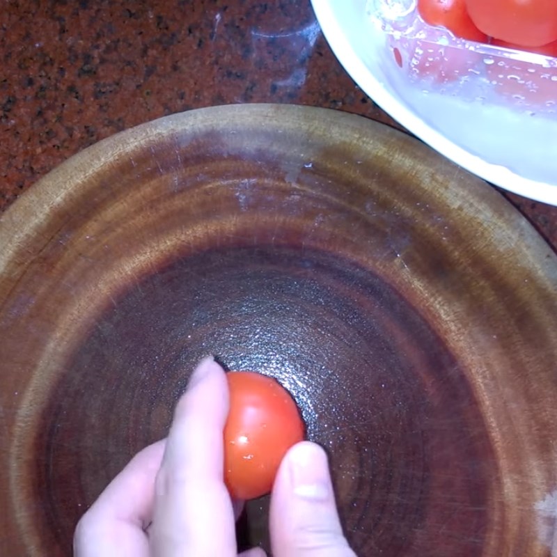 Bước 1 Chuẩn bị nguyên liệu Sinh tố cà chua sữa chua