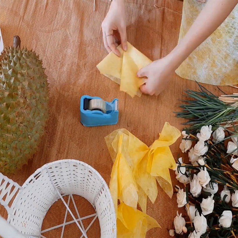 Bước 1 Trang trí giỏ hoa Làm giỏ hoa sầu riêng
