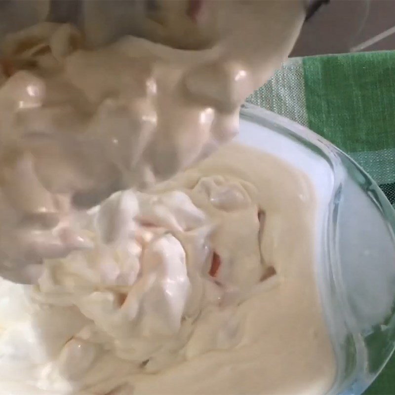 Bước 3 Đổ khuôn và làm đông Kem cocktail