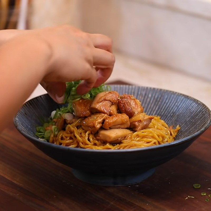 Bước 6 Hoàn thành Mì ramen gà viên