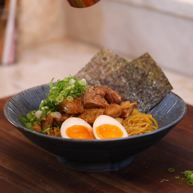 Bước 6 Hoàn thành Mì ramen gà viên