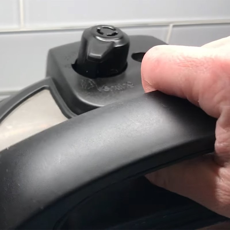 Bước 4 Kho cá Cá nục kho cà bằng nồi áp suất điện