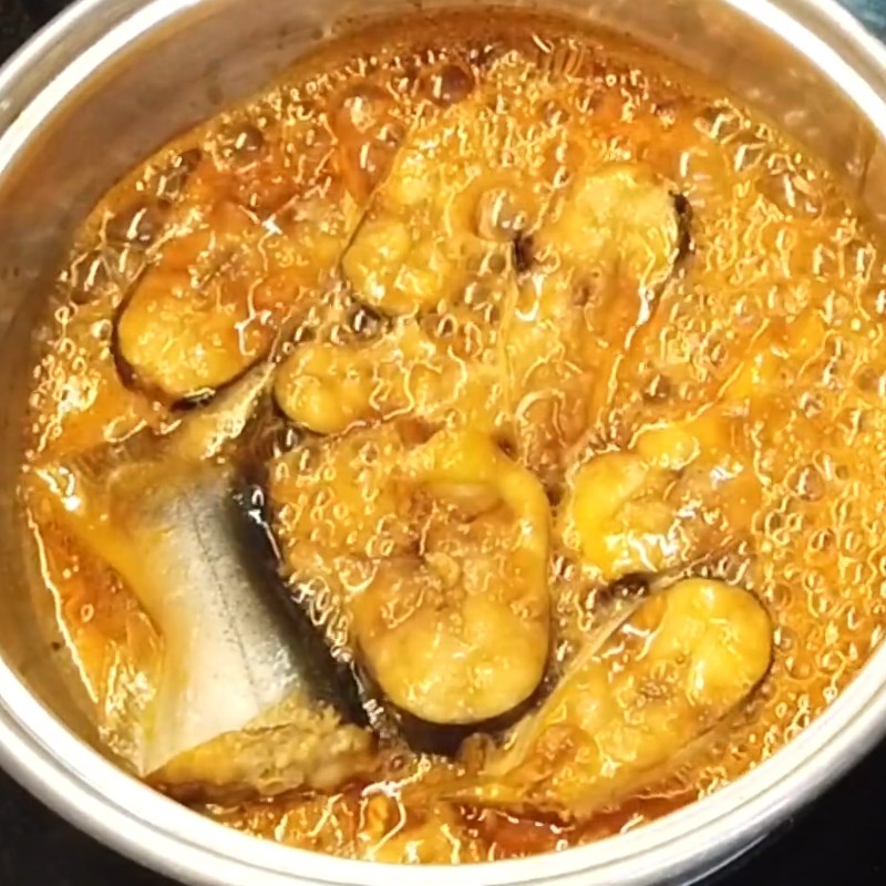 Bước 3 Làm cá tra kho tiêu Cá tra kho tiêu