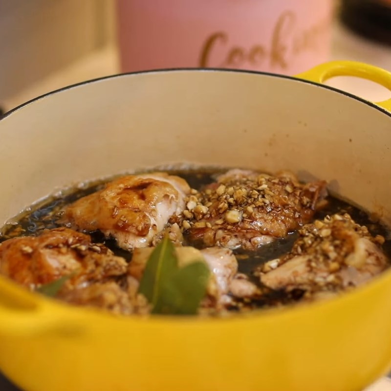 Bước 4 Làm gà adobo Gà Adobo