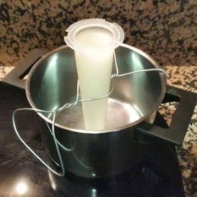 Bước 3 Làm lớp chống thấm nước Cách làm ống hút giấy