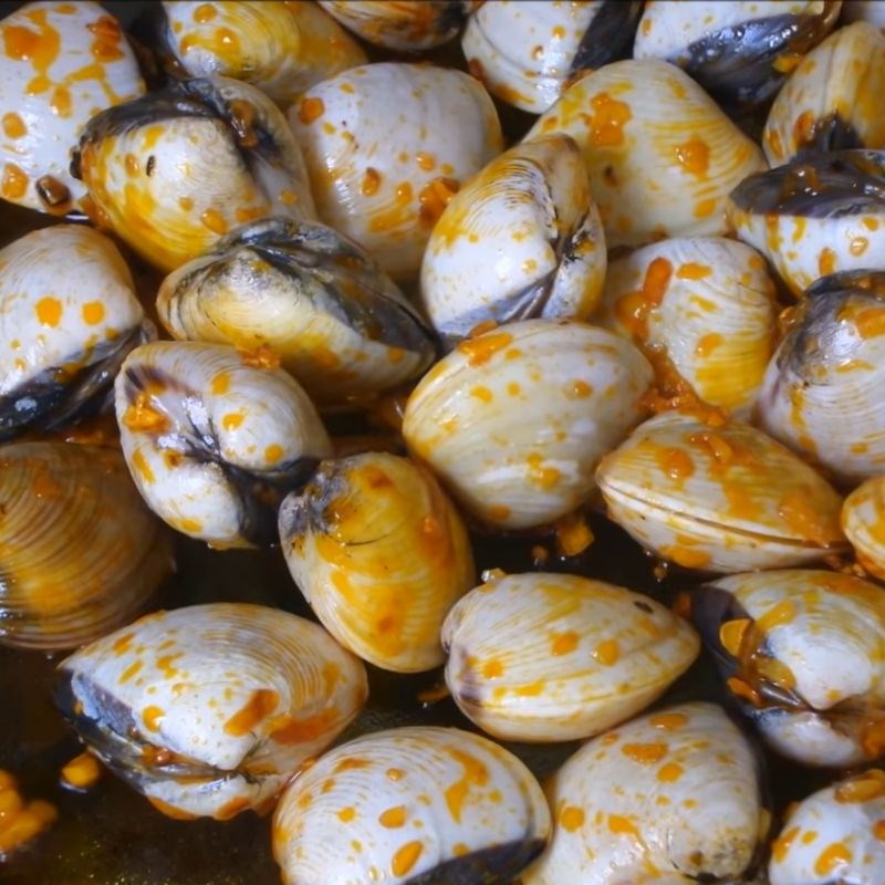 Bước 4 Làm mì xào nghêu Mì nghêu