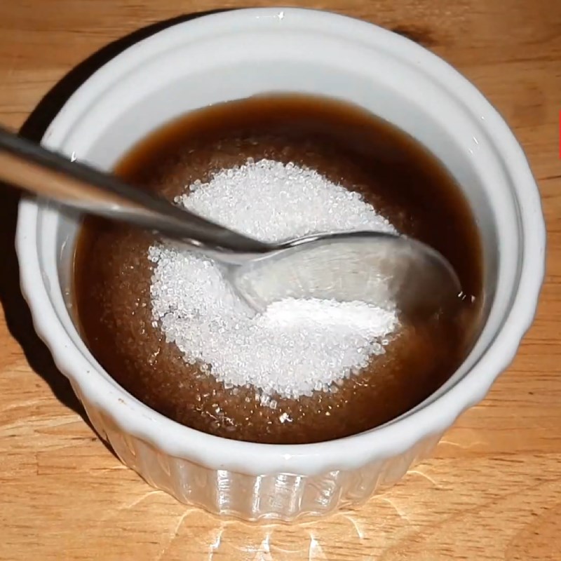 Bước 2 Làm nước kho quẹt Trứng gà kho quẹt