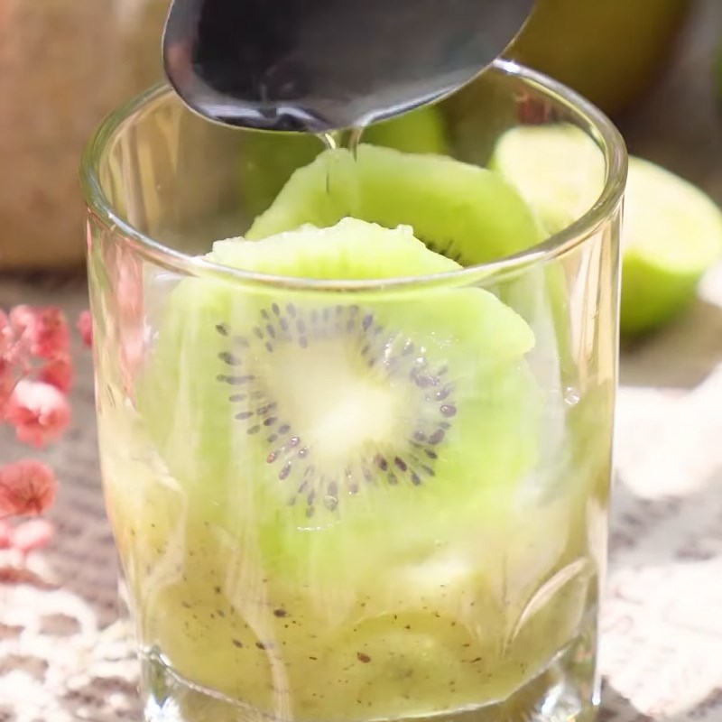 Bước 3 Làm soda kiwi Soda kiwi xay