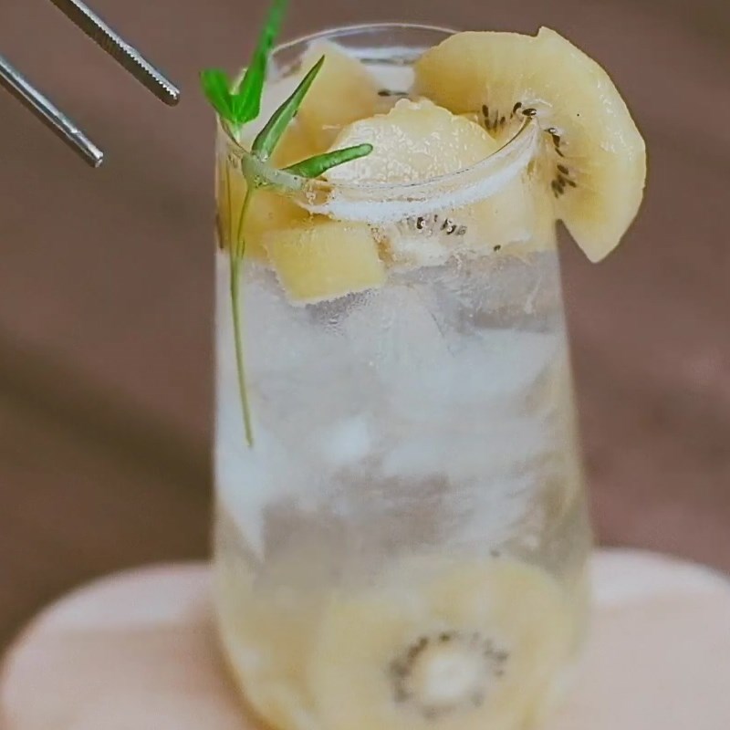 Bước 3 Làm soda kiwi Soda kiwi tươi