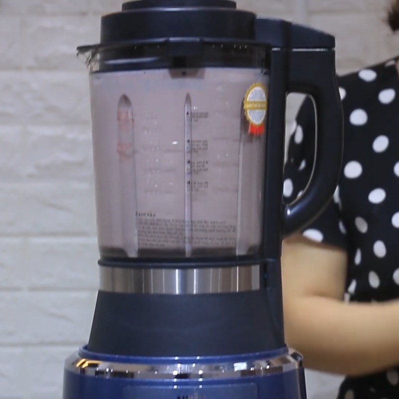 Bước 2 Làm sữa Sữa óc chó đậu đen hạt điều