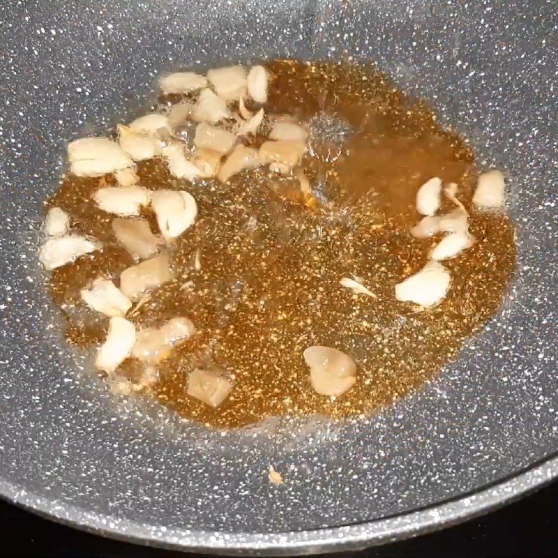 Bước 4 Làm trứng gà kho quẹt Trứng gà kho quẹt