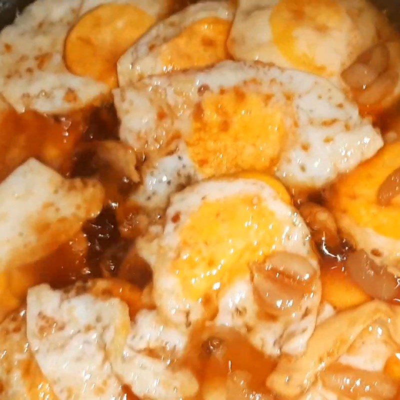 Bước 4 Làm trứng gà kho quẹt Trứng gà kho quẹt