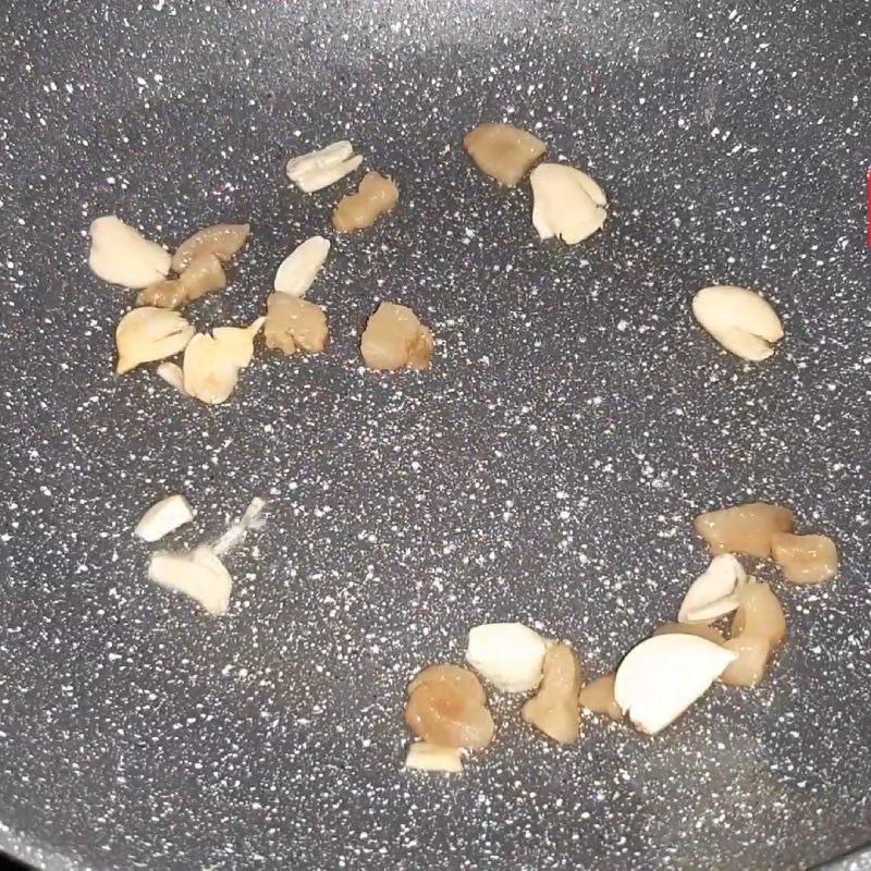 Bước 4 Làm trứng gà kho quẹt Trứng gà kho quẹt