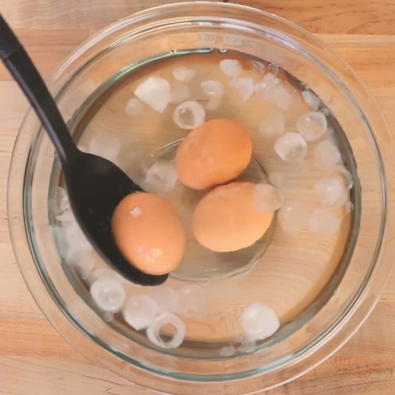 Bước 3 Làm trứng ngâm tương Tsukemen ramen