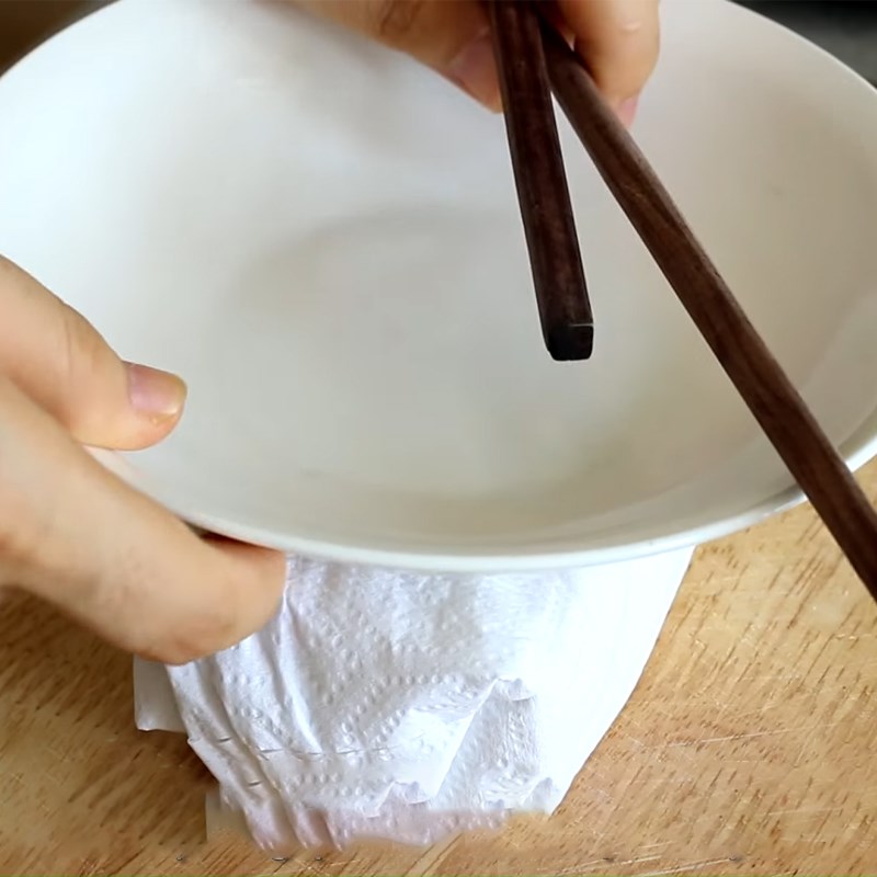 Bước 1 Luộc đậu và hong khô Chao Huế