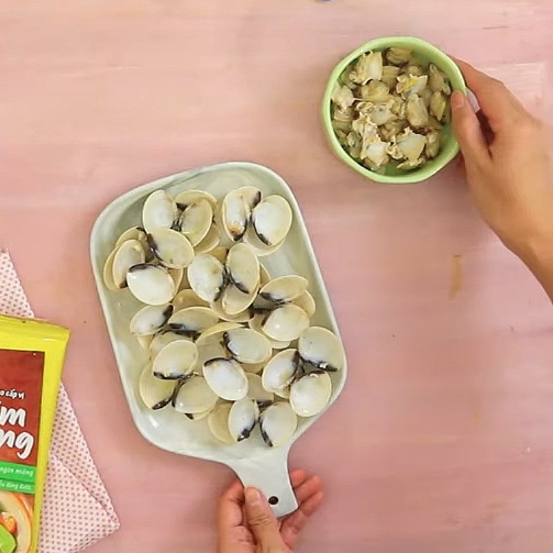 Bước 2 Luộc ngao Canh chua ngao đậu hũ