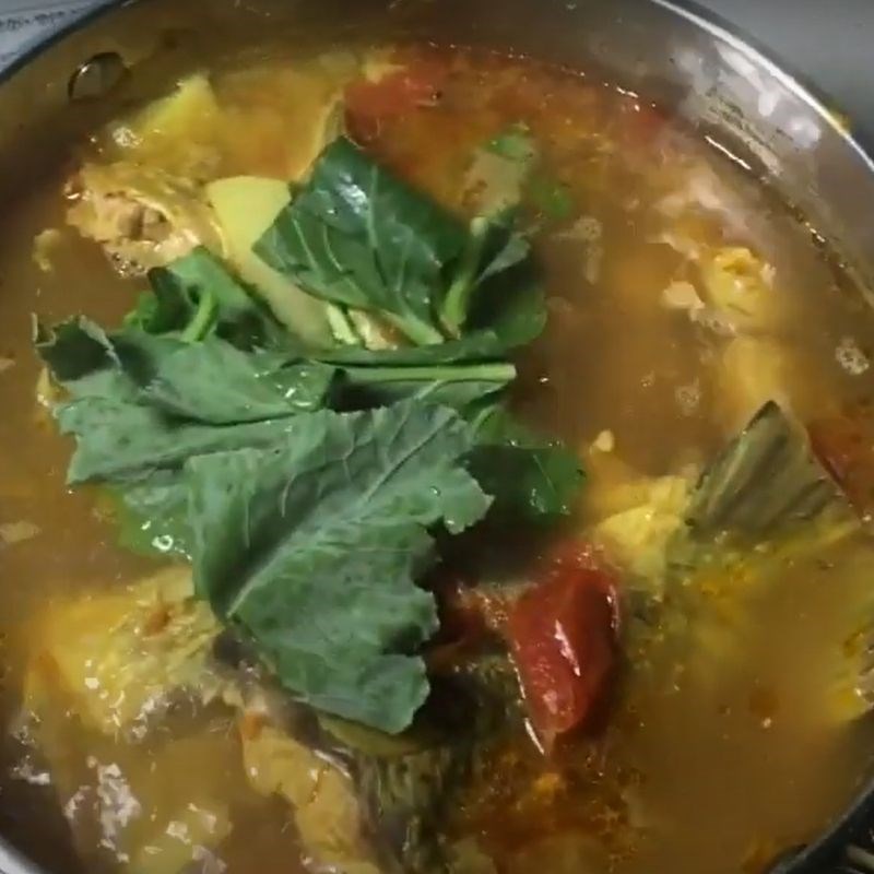 Bước 4 Nấu canh Canh su hào cá chép