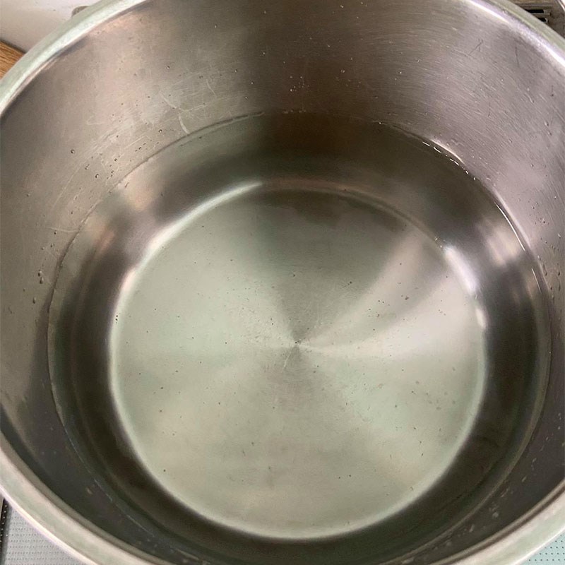 Bước 2 Nấu canh gà hầm thuốc bắc ngải cứu Gà hầm thuốc bắc ngải cứu
