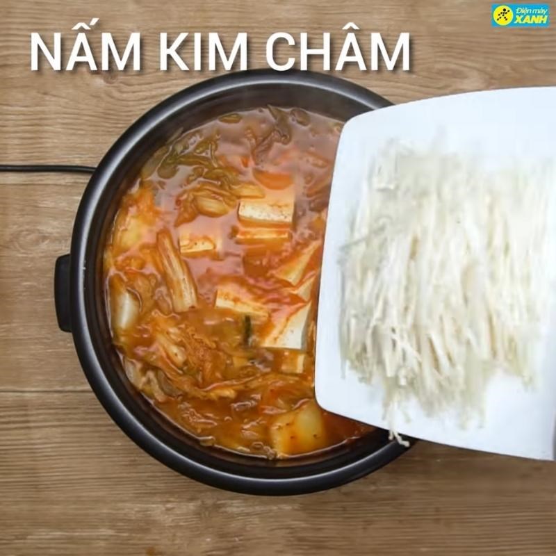 Bước 5 Nấu canh kim chi thịt Canh kim chi thịt bò