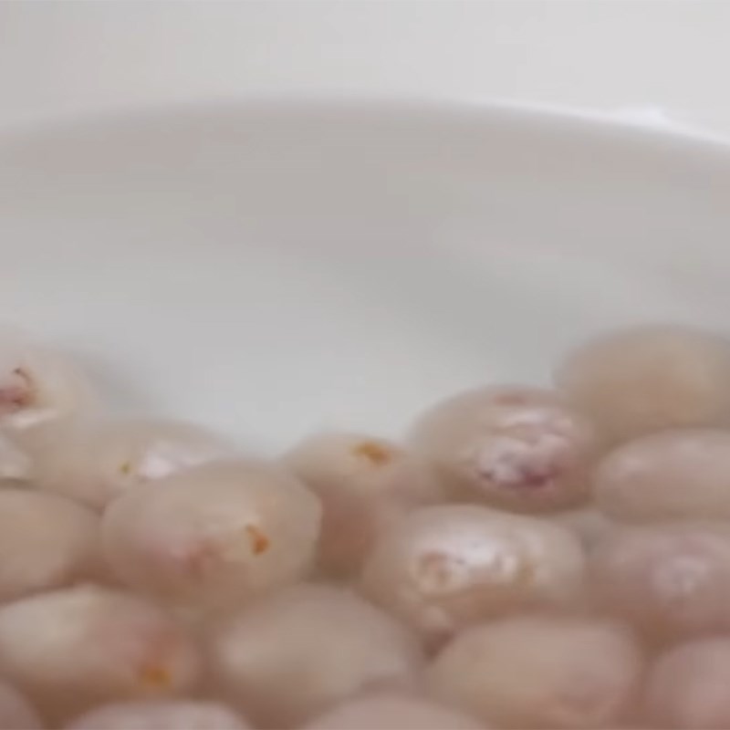 Bước 5 Nấu chín bột lọc Chè bột lọc heo quay