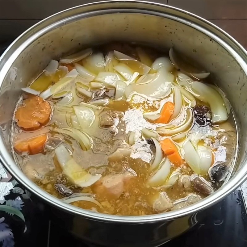 Bước 4 Nấu gà với các nguyên liệu Gà nấu tiêu đen