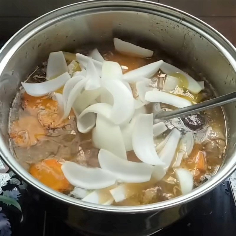 Bước 4 Nấu gà với các nguyên liệu Gà nấu tiêu đen