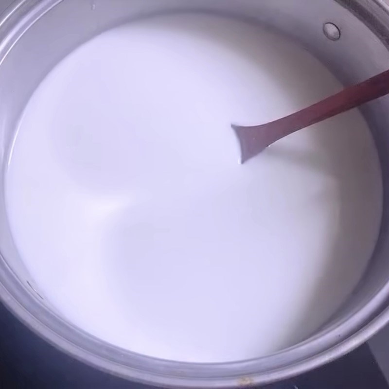 Bước 1 Nấu hỗn hợp sữa Kem chuối mít