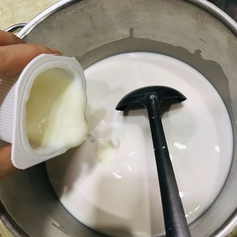 Bước 2 Nấu sữa kem Kem chuối sữa chua (công thức được chia sẻ từ người dùng)