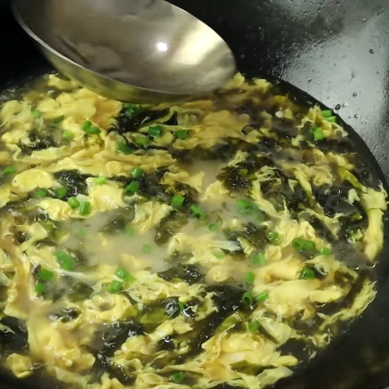 Bước 2 Nấu súp Súp trứng rong biển