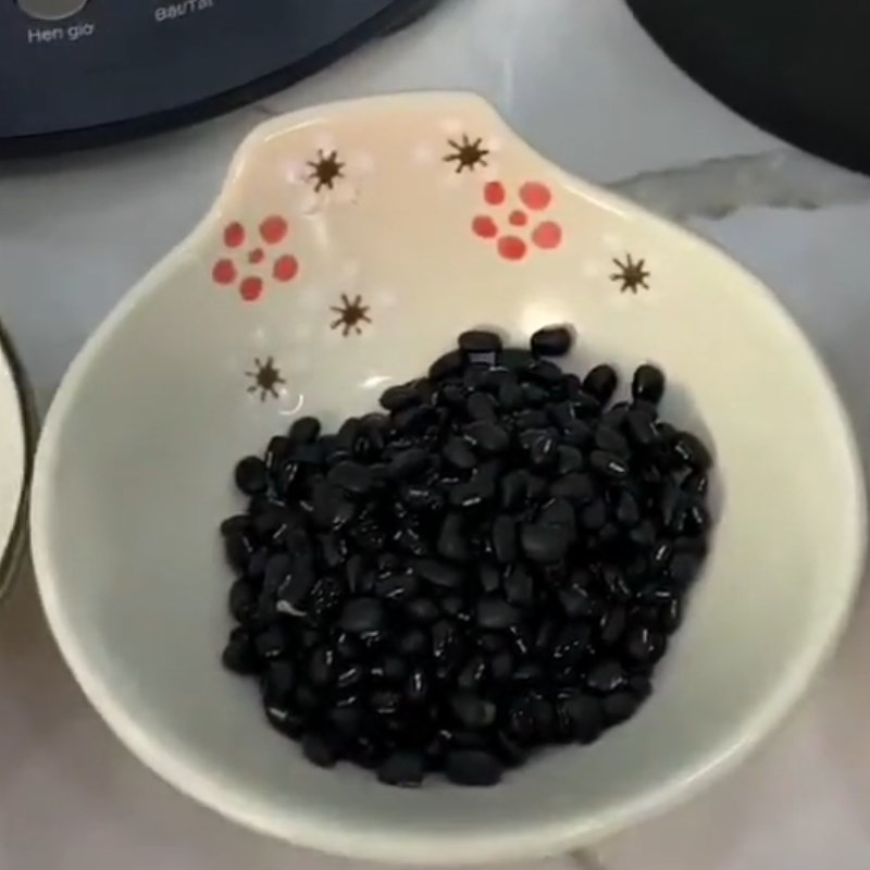 Bước 1 Ngâm hạt Sữa óc chó đậu đen mè đen