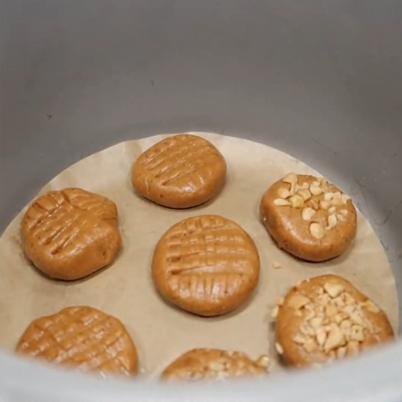 Bước 3 Nướng bánh quy bằng nồi cơm điện Bánh quy bơ đậu phộng bằng nồi cơm điện