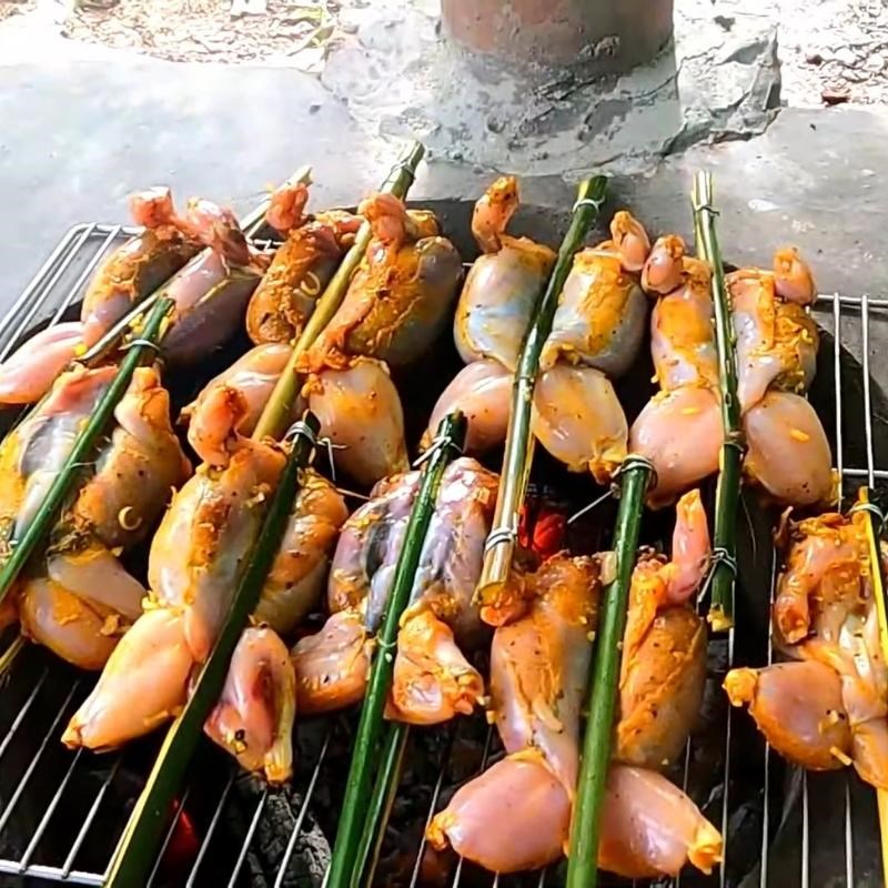 Bước 4 Nướng ếch Ếch nướng Campuchia
