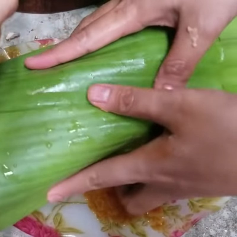 Bước 3 Nướng gà Gà nướng lá mắc mật