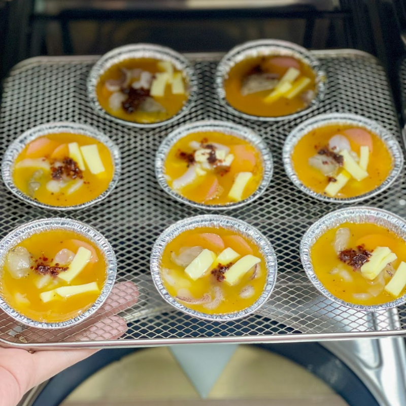 Bước 2 Nướng trứng chén Lòng đỏ trứng gà nướng chén