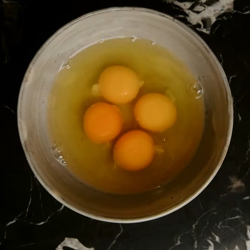 Bước 2 Pha hỗn hợp trứng Súp trứng