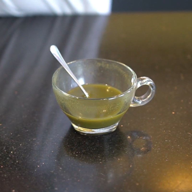 Bước 1 Pha matcha Matcha macchiato