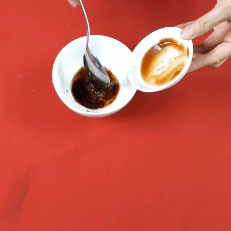 Bước 2 Pha nước sốt xào Bông cải xào thập cẩm