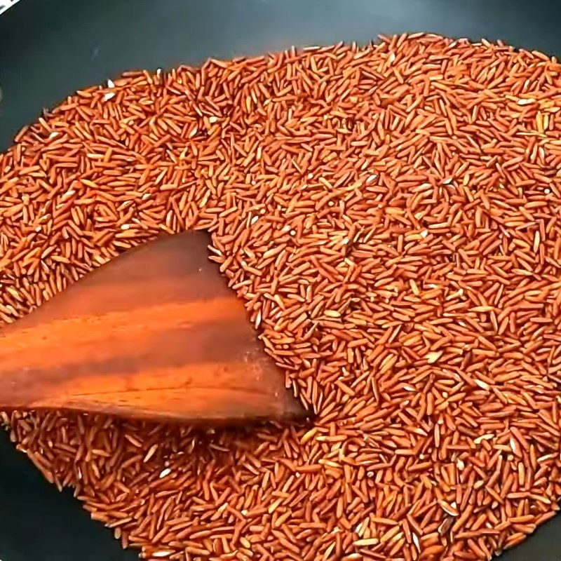 Bước 2 Rang gạo lứt Kẹo gạo lứt với mè