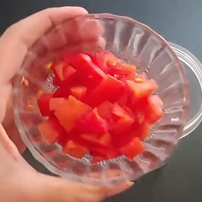 Bước 1 Sơ chế cà chua và cà rốt Sinh tố cà chua cà rốt