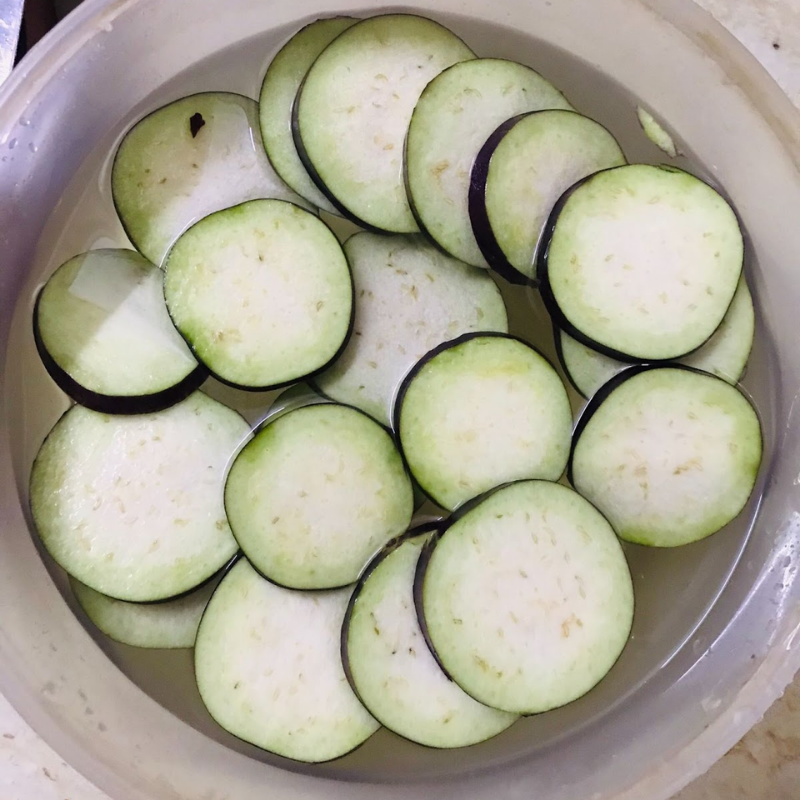 Bước 1 Sơ chế cà tím Cà tím chiên giòn