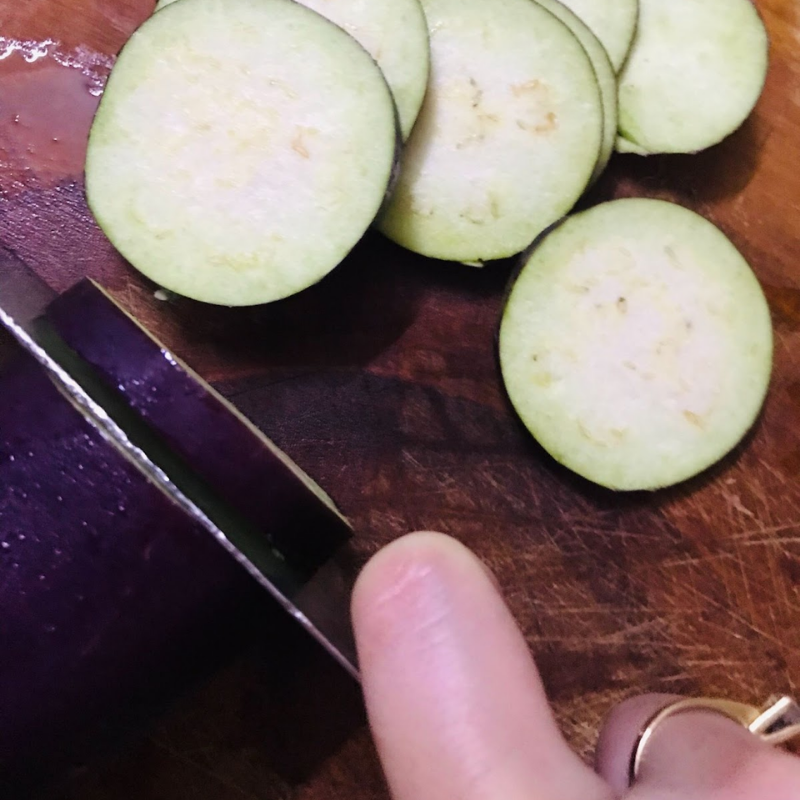 Bước 1 Sơ chế cà tím Cà tím chiên giòn