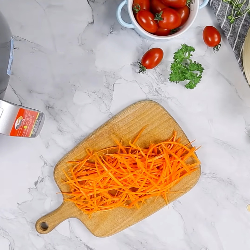 Bước 3 Sơ chế các loại rau củ Salad gà nướng rau mầm