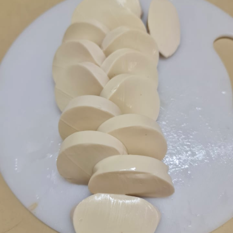 Bước 1 Sơ chế các nguyên liệu Đậu hũ non sốt cà chua