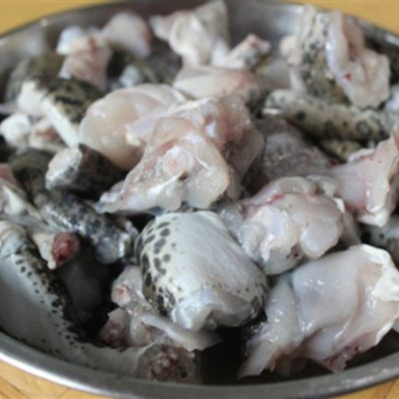 Bước 1 Sơ chế ếch Ếch núp lùm (ếch chiên rơm)