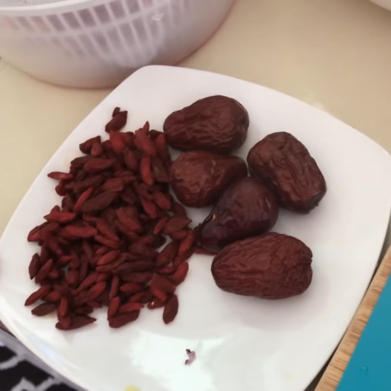 Bước 1 Sơ chế nguyên liệu Canh sâm tươi với sườn