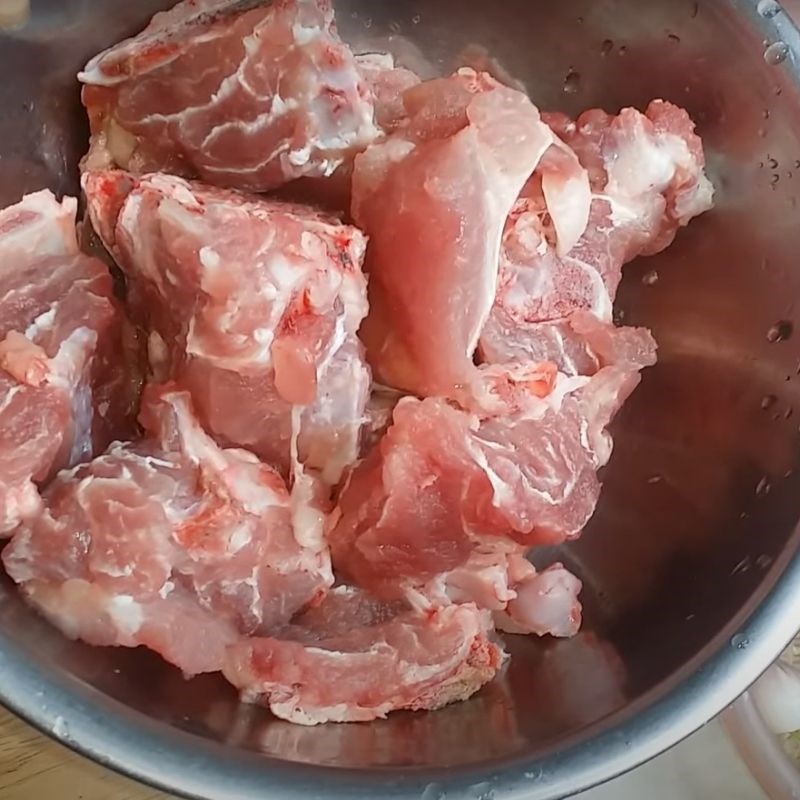 Bước 1 Sơ chế nguyên liệu Canh su hào nấu xương