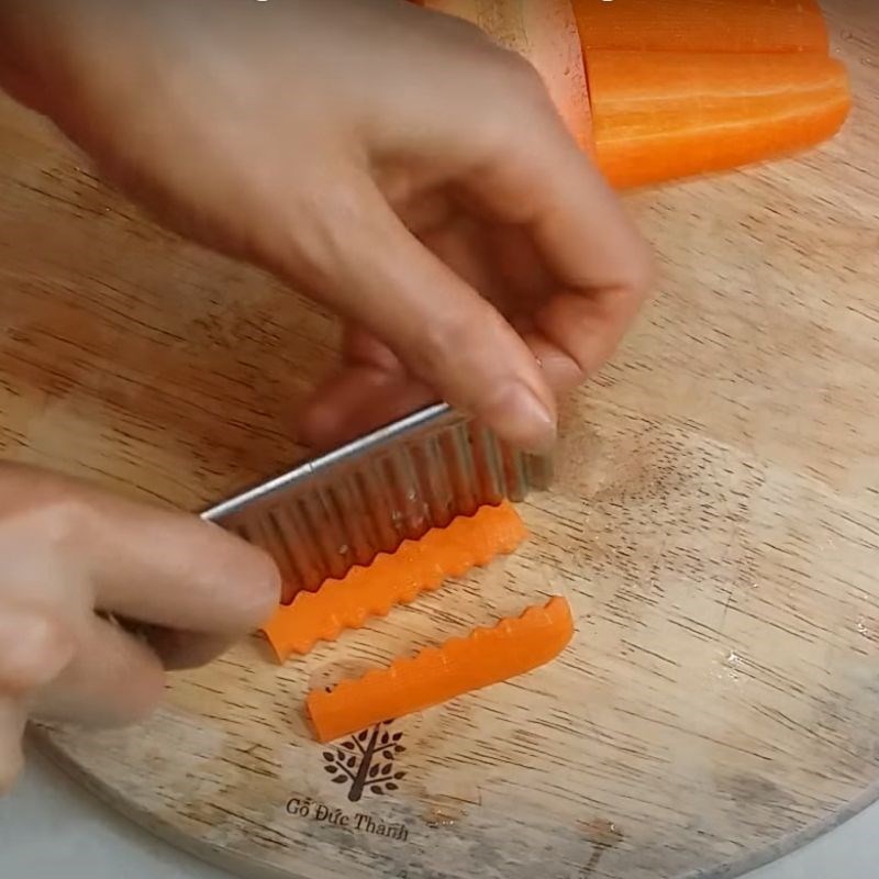 Bước 1 Sơ chế nguyên liệu Canh su hào nấu xương