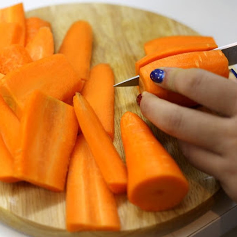 Bước 1 Sơ chế nguyên liệu Sinh tố bơ táo cà rốt